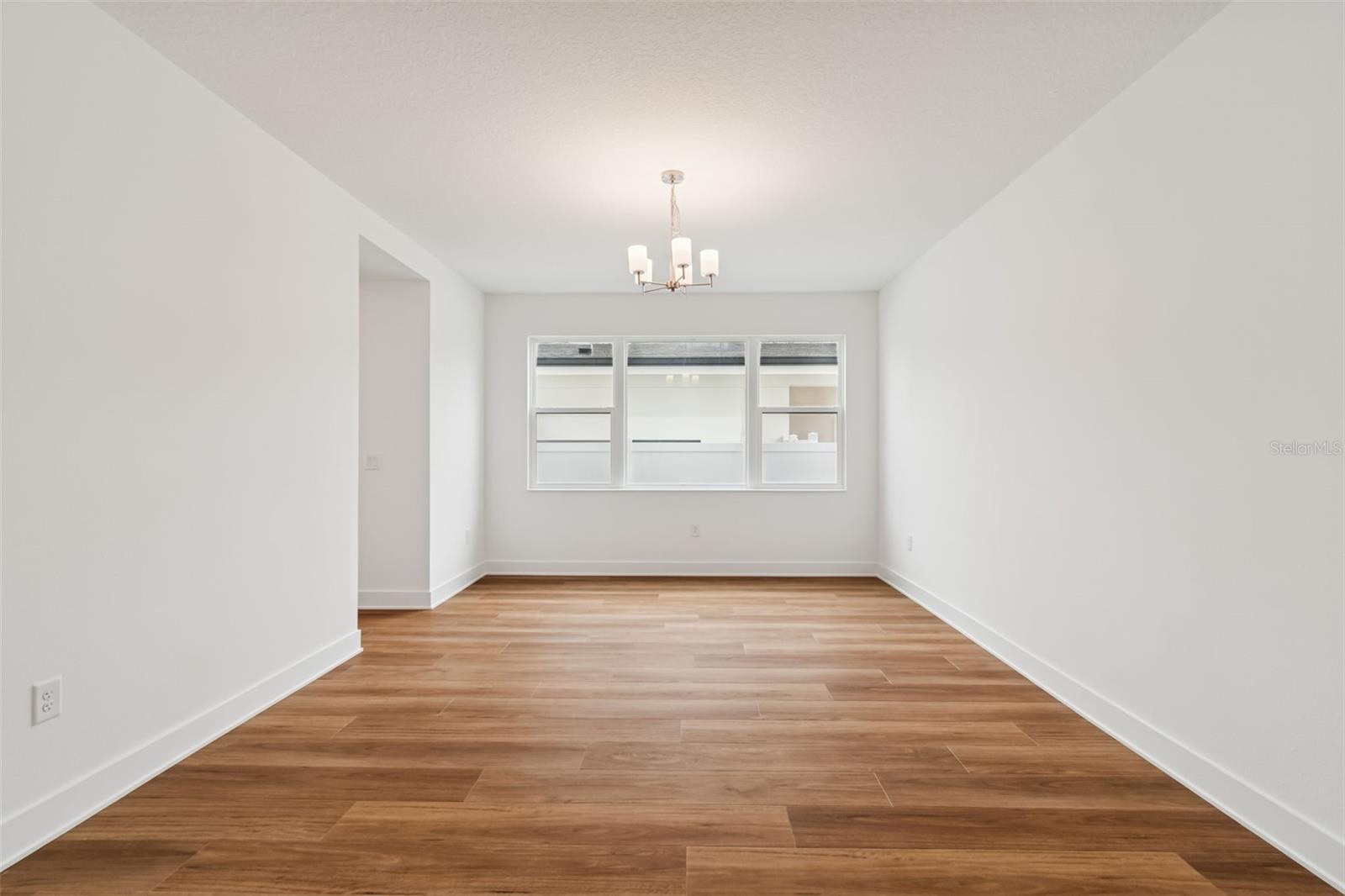 Image 8 of 53 For 804 Peninsular Street