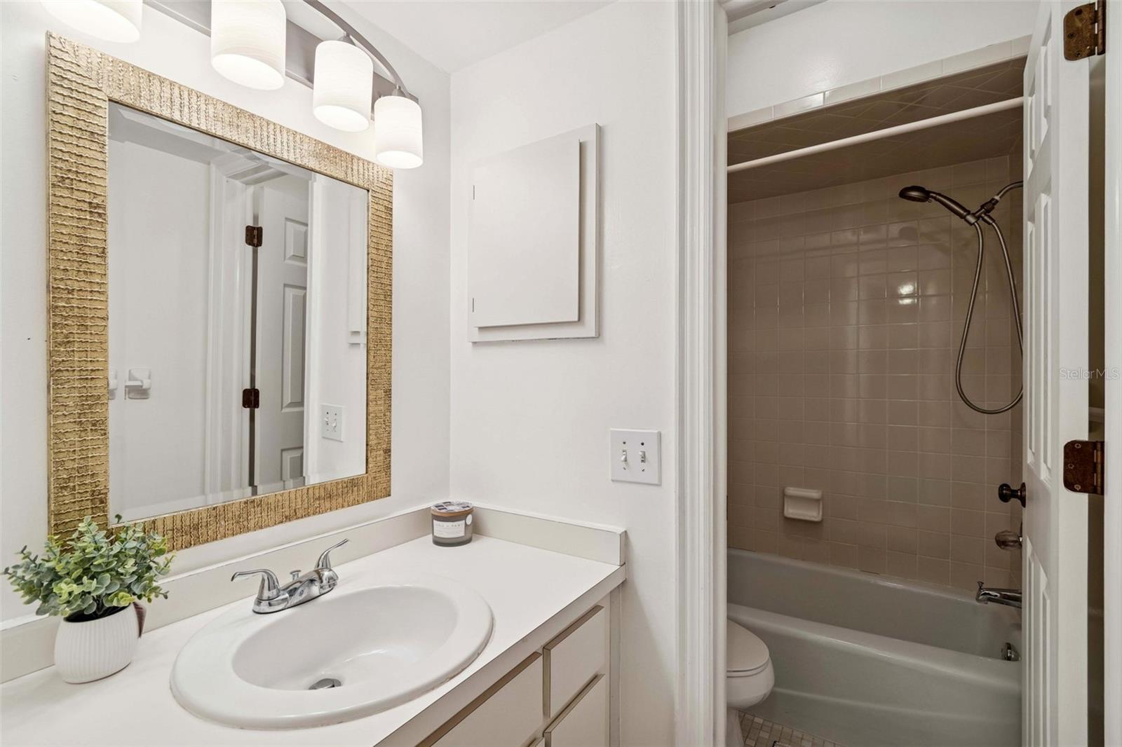 Image 8 of 48 For 2417 Jetton Avenue