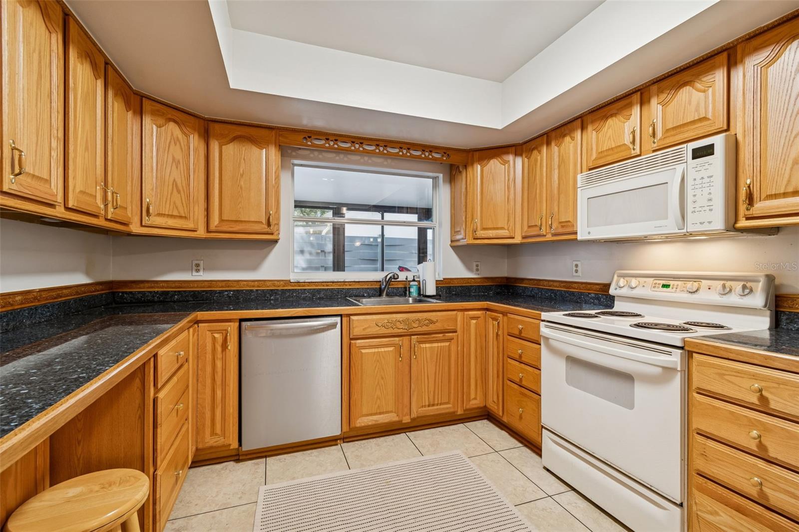 Image 11 of 43 For 2618 Cedar View Court 95b