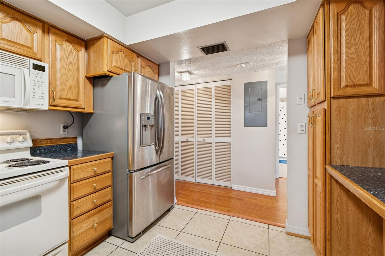 Image 13 of 43 For 2618 Cedar View Court 95b