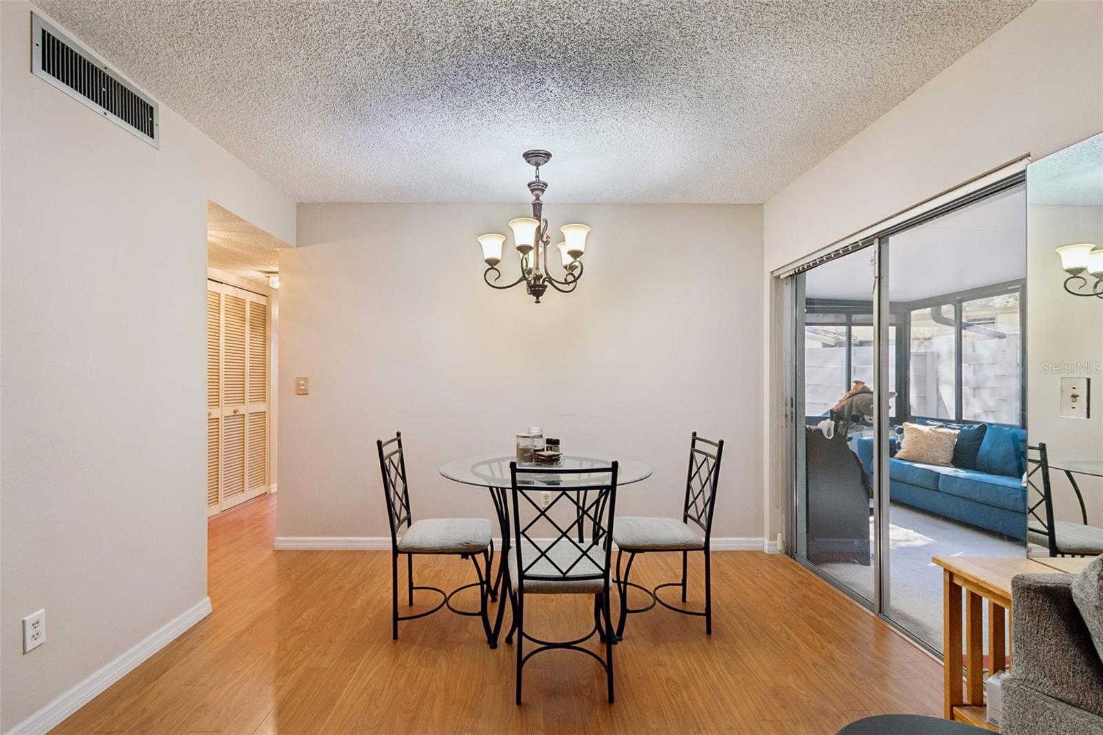 Image 6 of 43 For 2618 Cedar View Court 95b