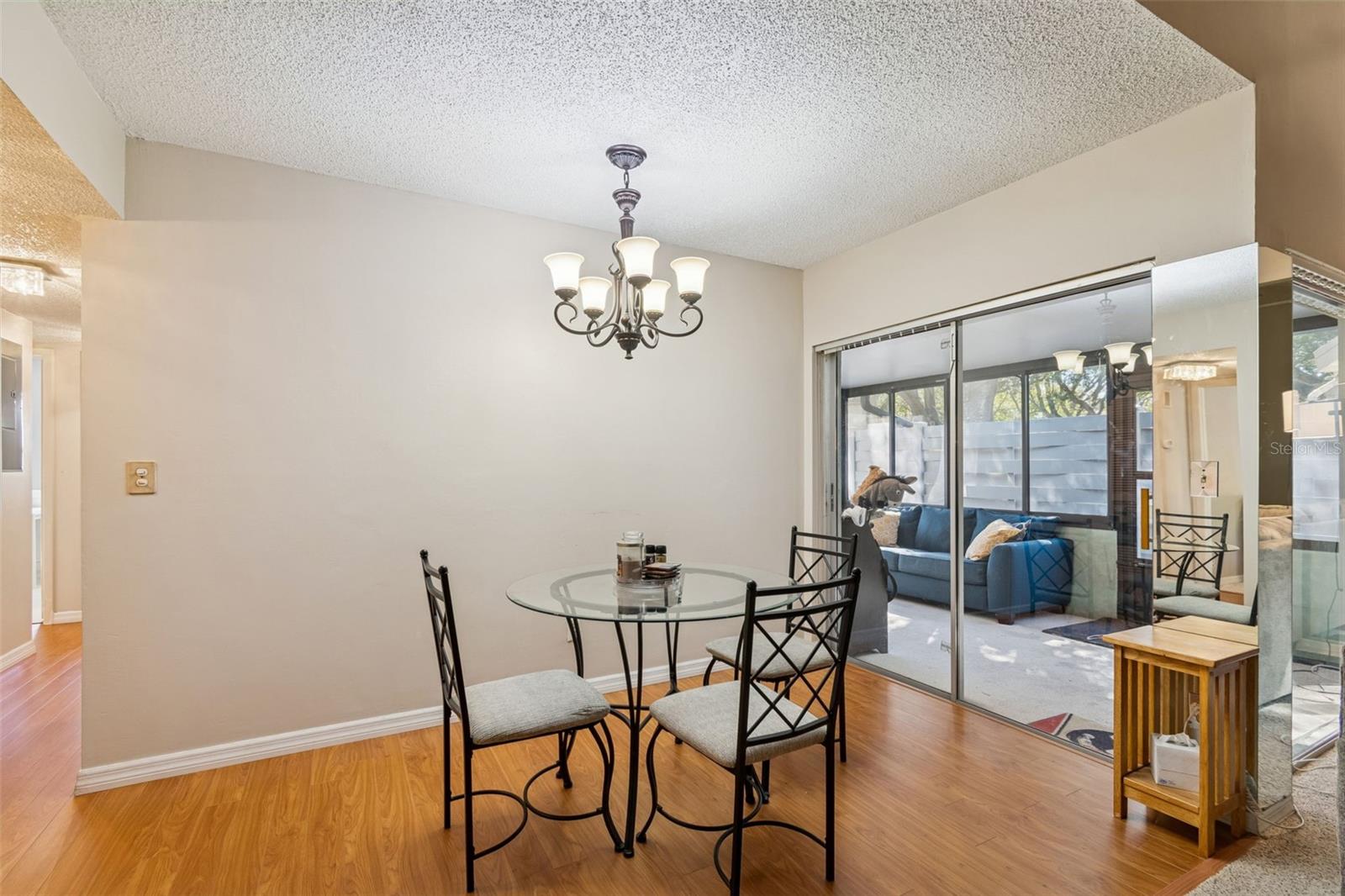 Image 7 of 43 For 2618 Cedar View Court 95b