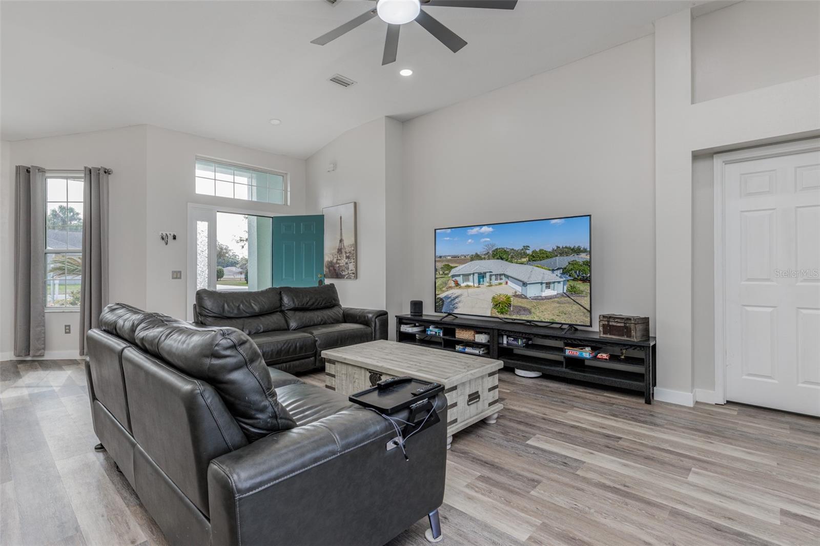 Image 6 of 43 For 4740 Crestline Drive