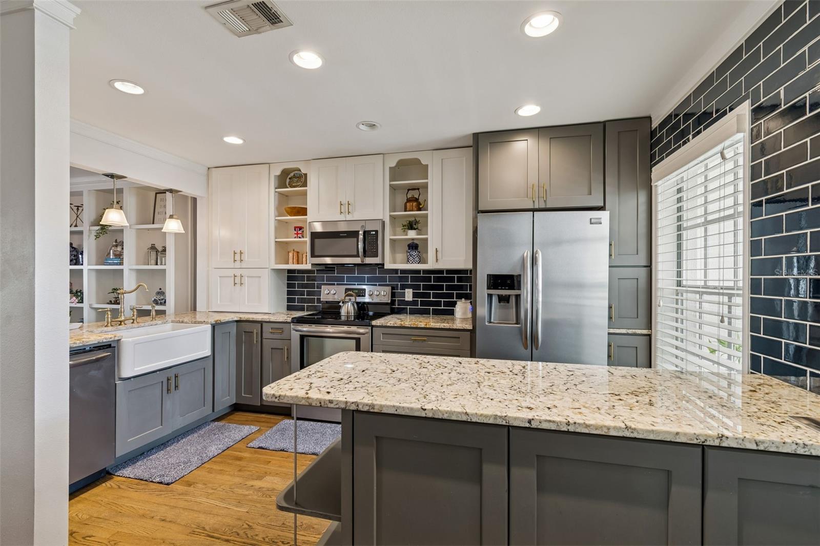 Image 12 of 86 For 5220 Russell Street 36