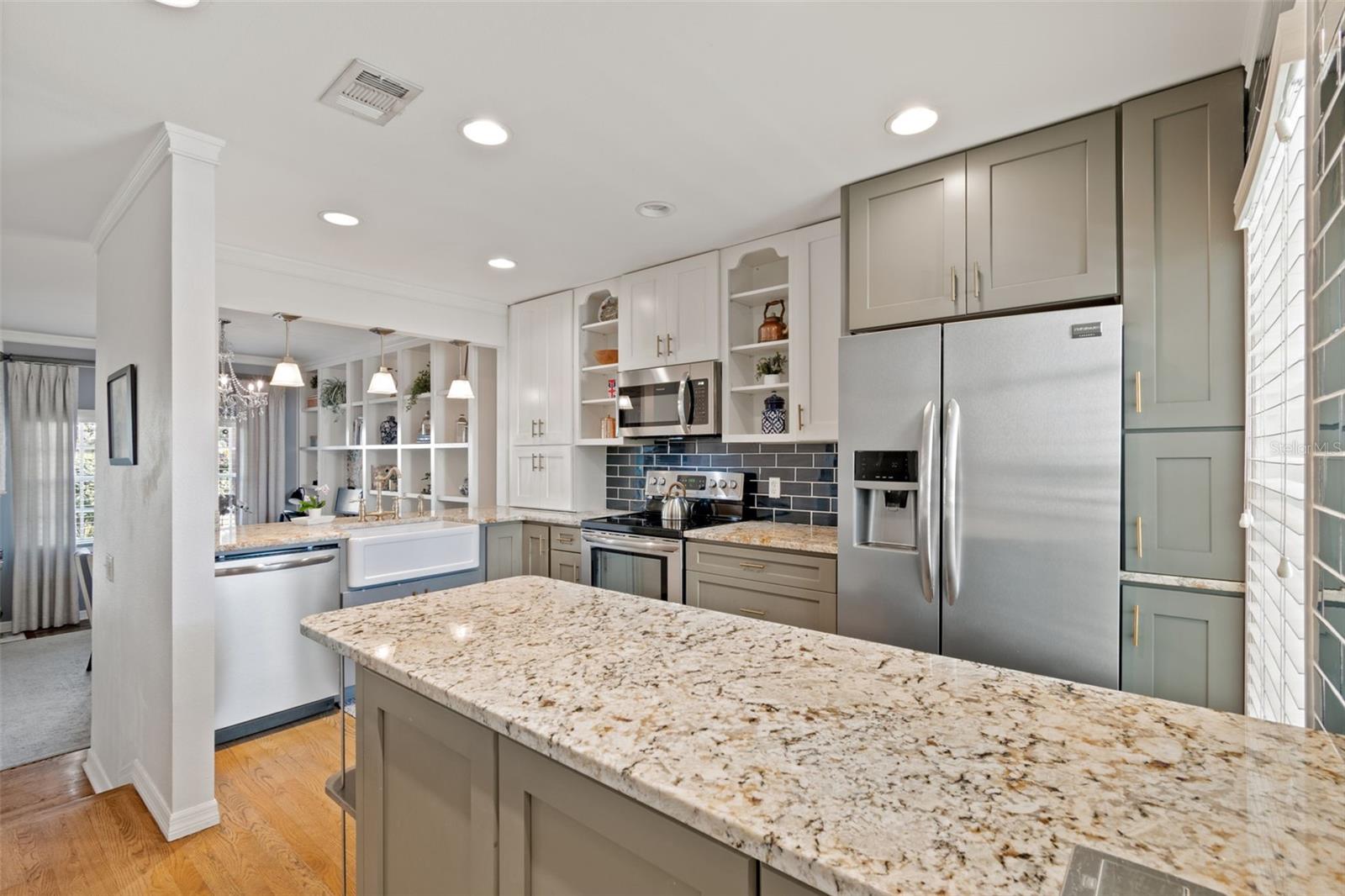 Image 15 of 86 For 5220 Russell Street 36