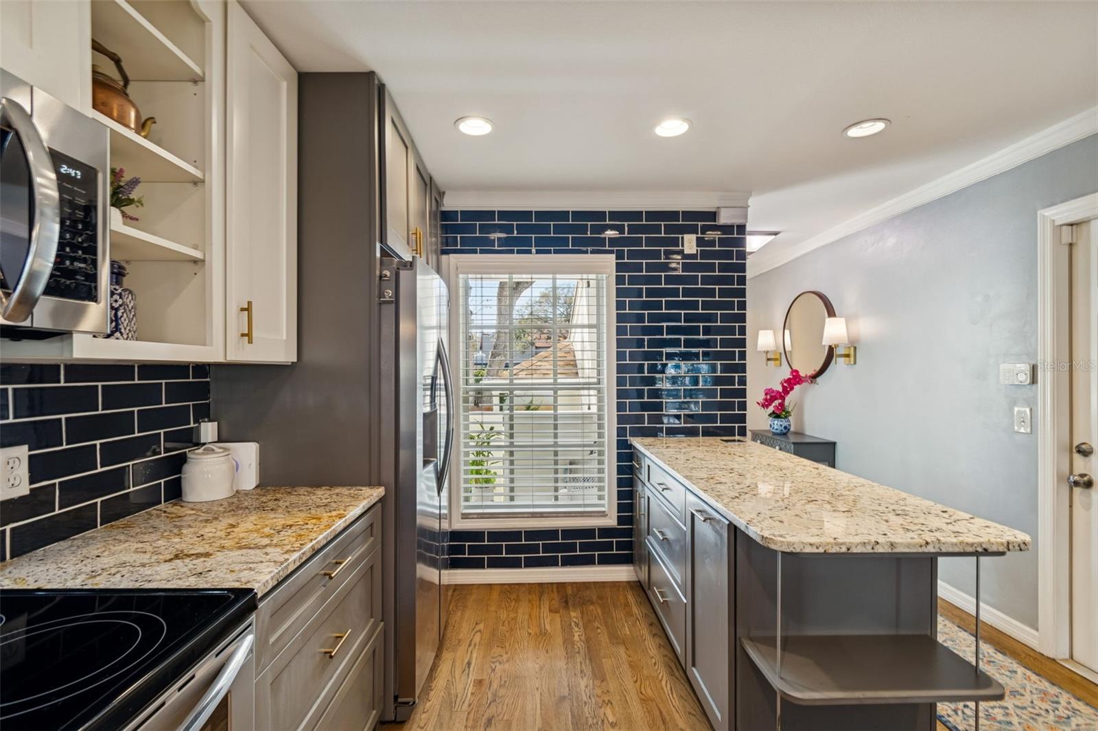 Image 17 of 86 For 5220 Russell Street 36