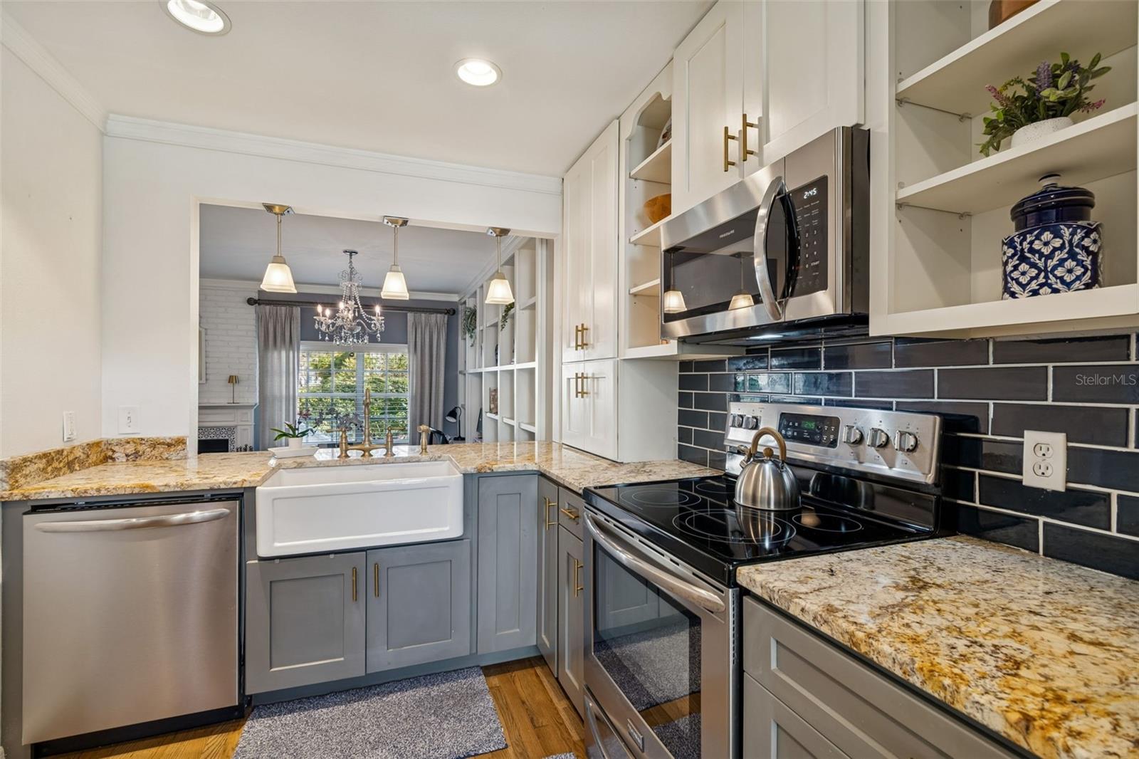 Image 19 of 86 For 5220 Russell Street 36