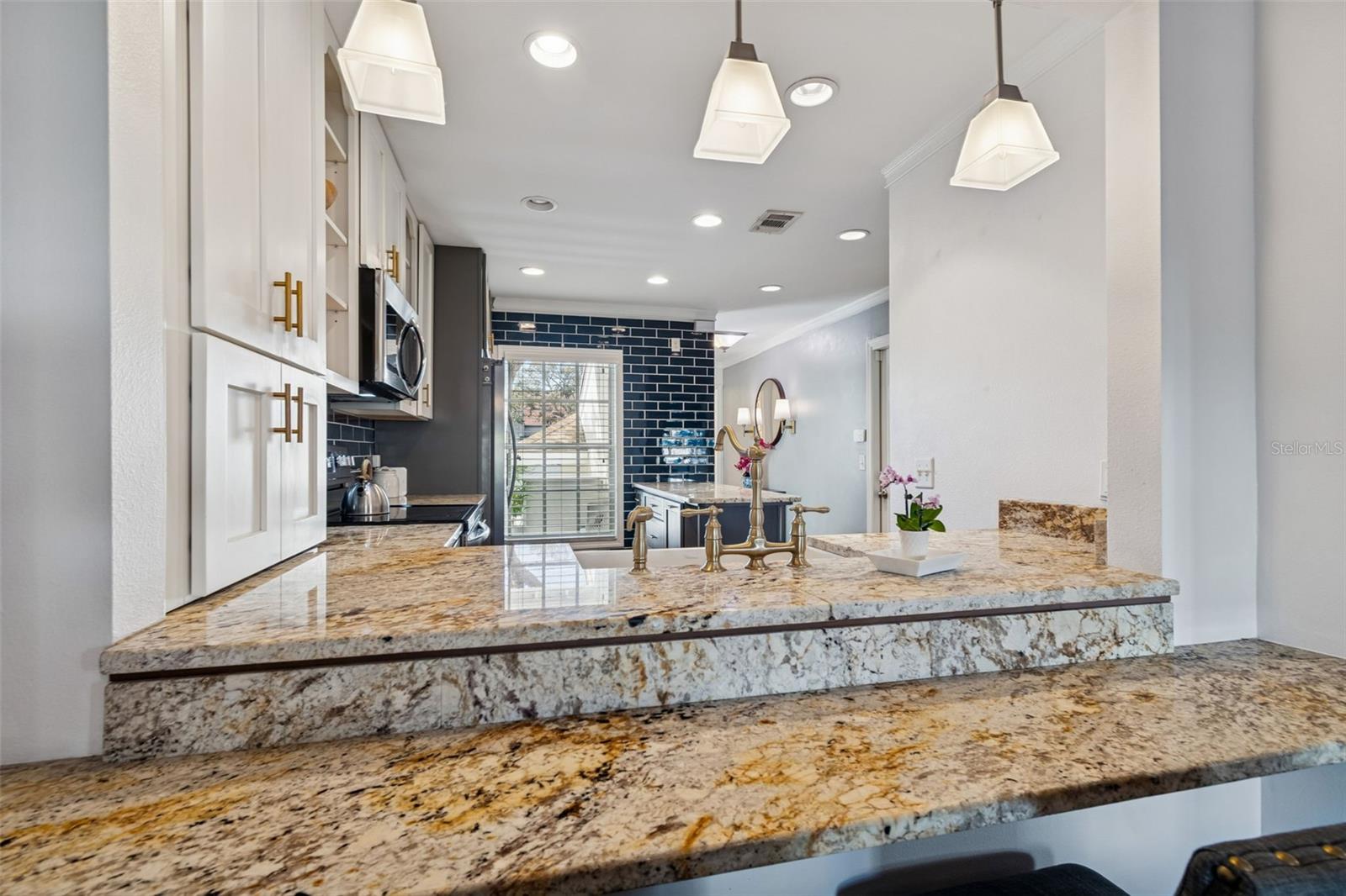 Image 23 of 86 For 5220 Russell Street 36