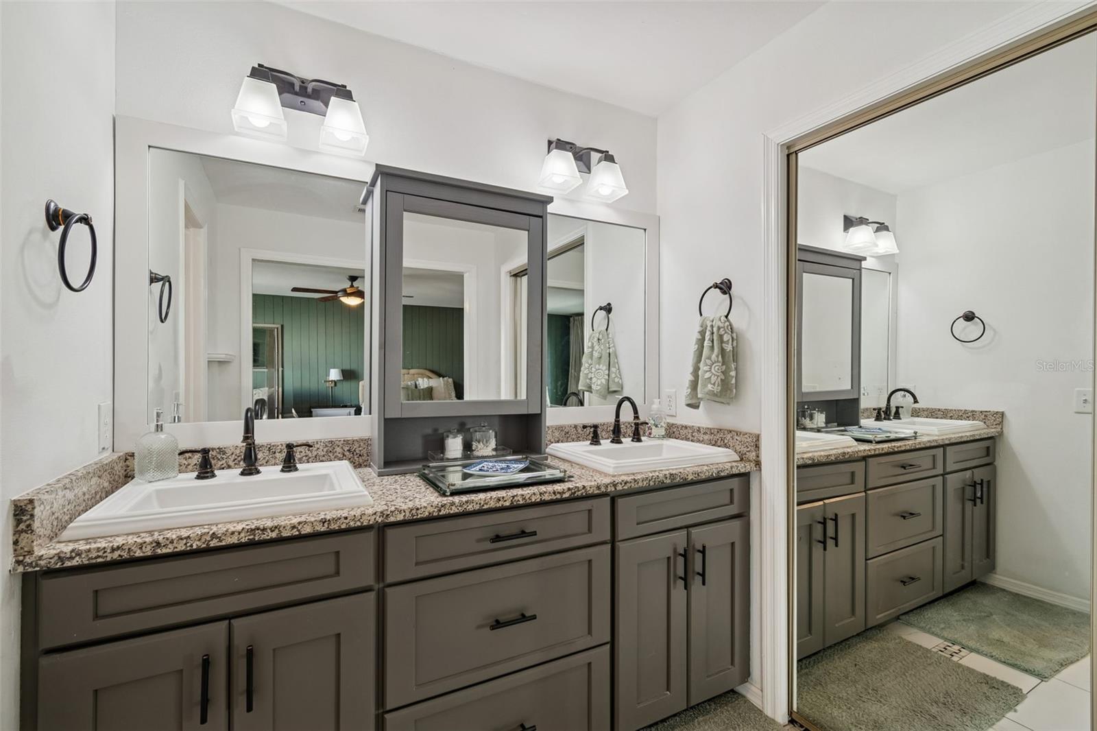 Image 47 of 86 For 5220 Russell Street 36