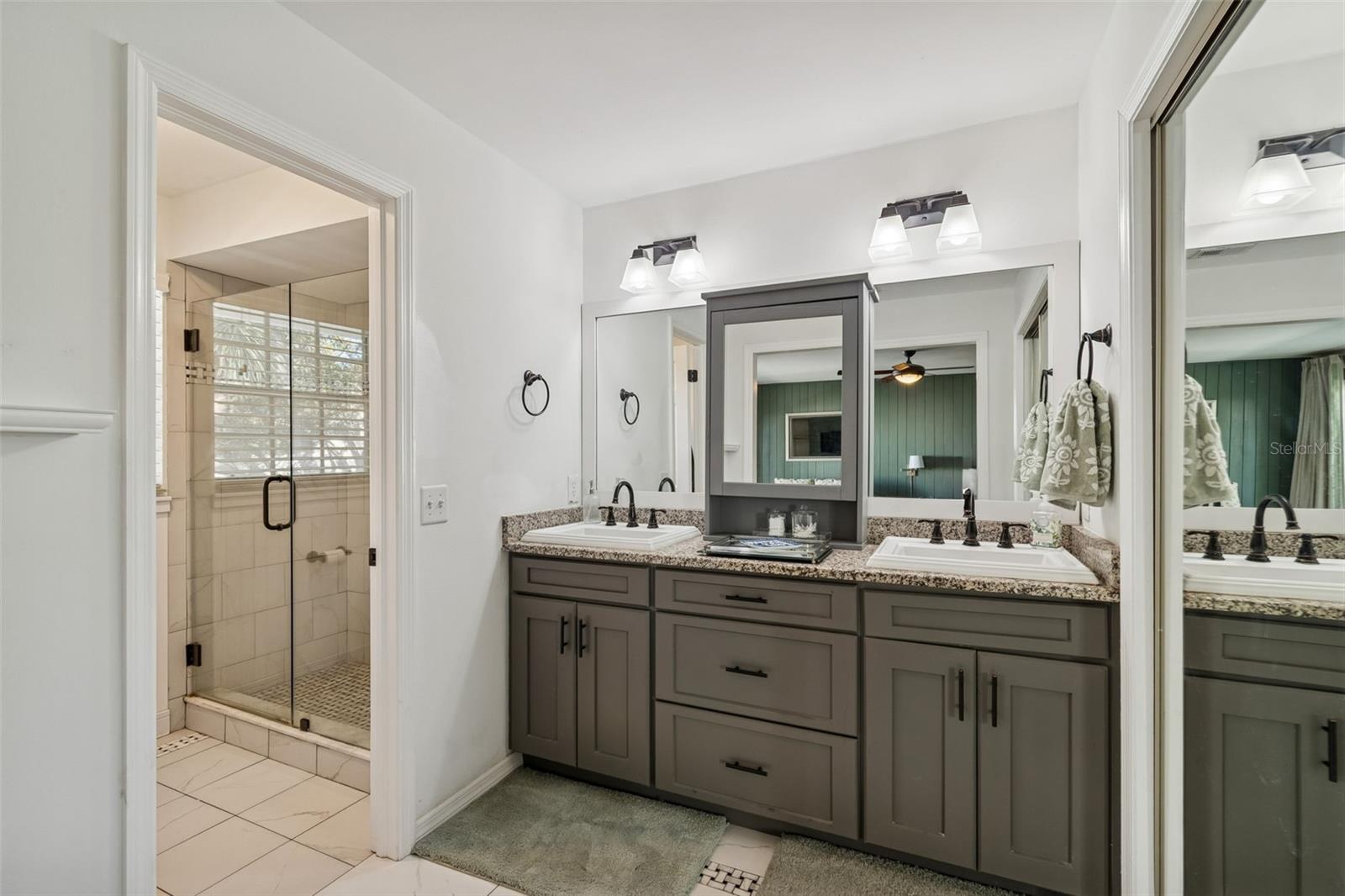 Image 48 of 86 For 5220 Russell Street 36