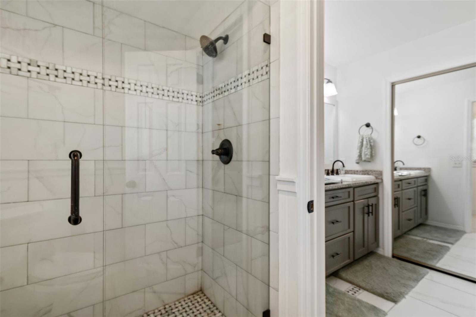 Image 60 of 86 For 5220 Russell Street 36