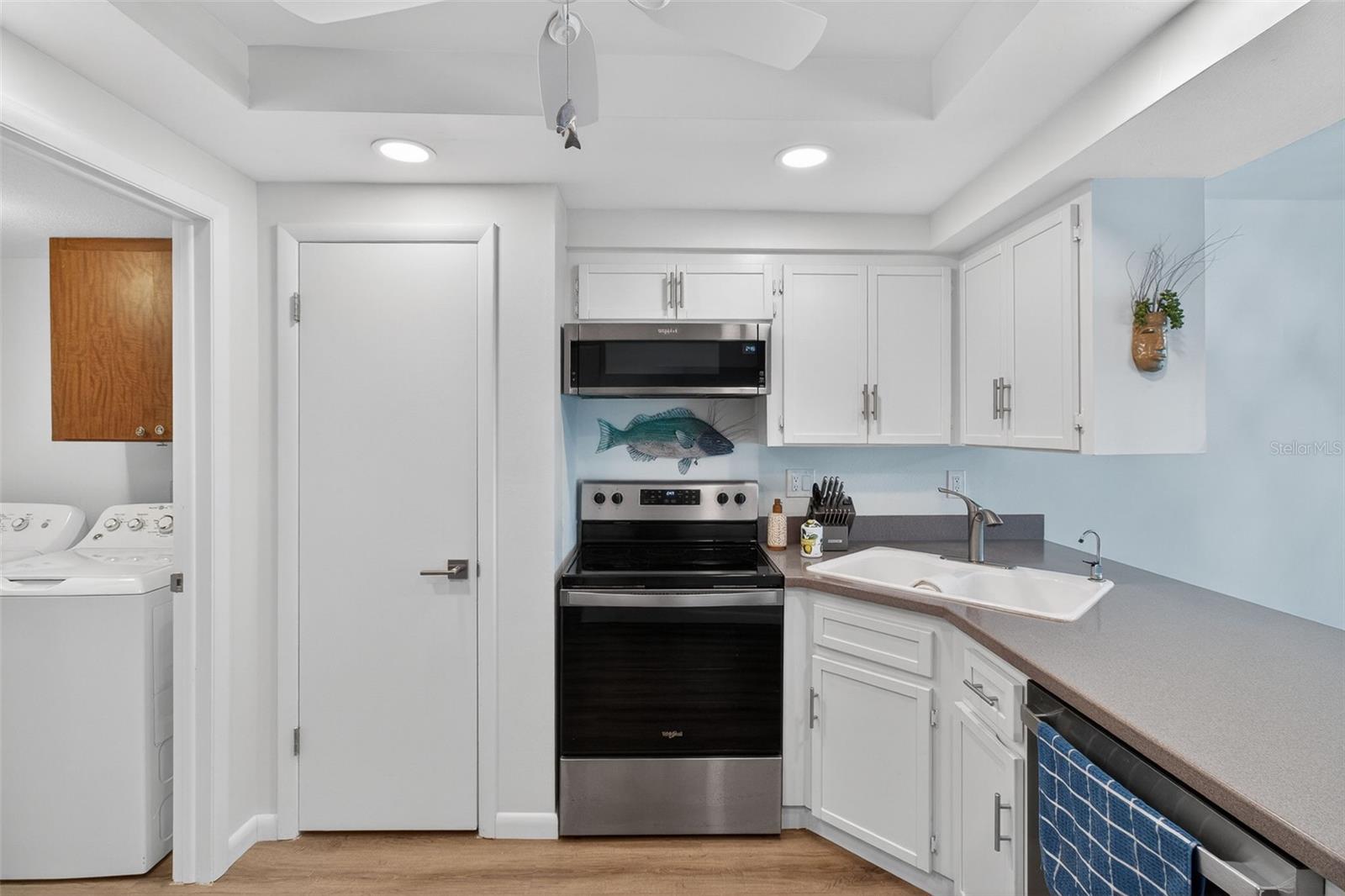 Image 14 of 37 For 225 Country Club Drive D239