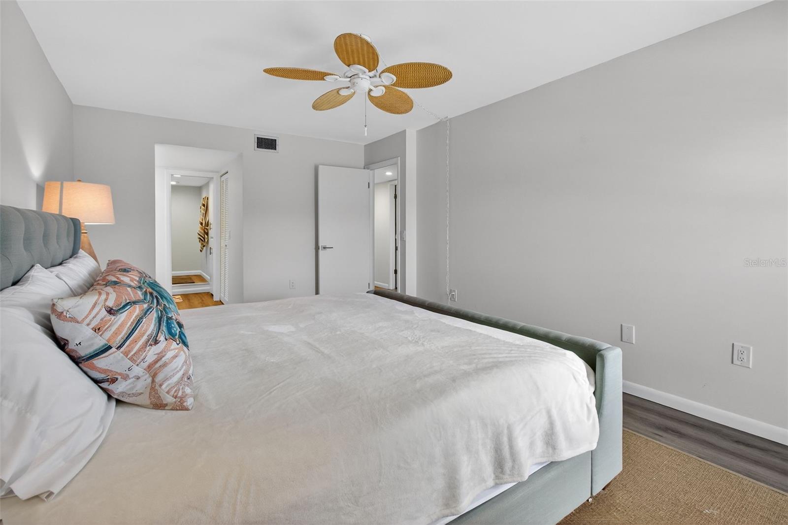 Image 20 of 37 For 225 Country Club Drive D239