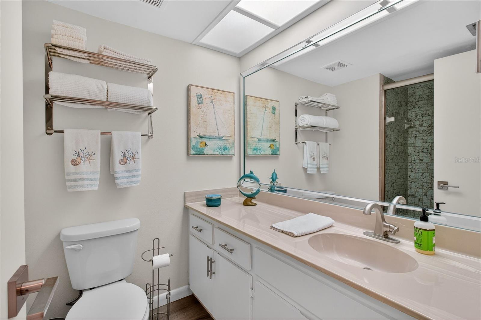 Image 22 of 37 For 225 Country Club Drive D239