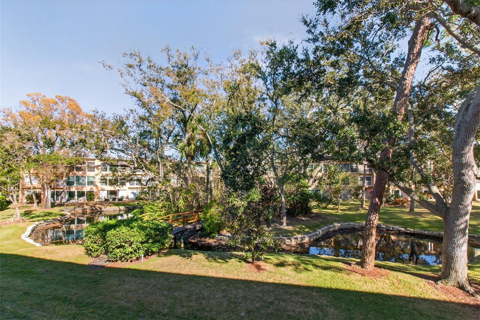 Image 28 of 37 For 225 Country Club Drive D239