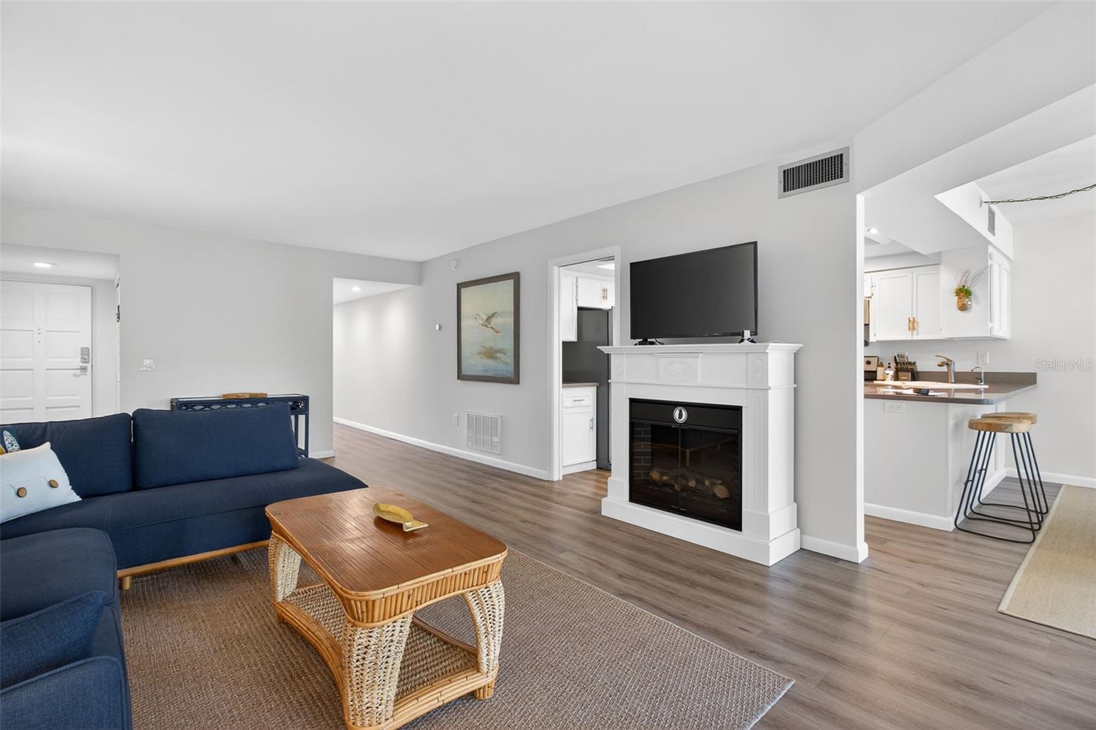 Image 9 of 37 For 225 Country Club Drive D239