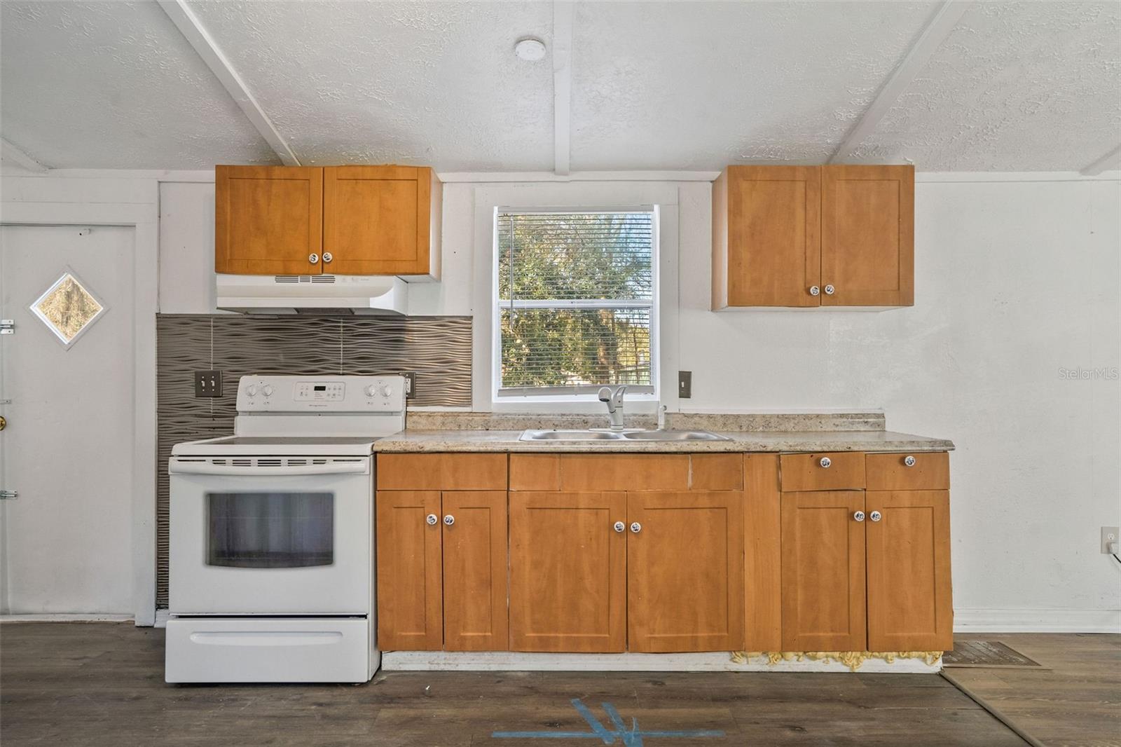 Image 8 of 30 For 10205 Burton Street