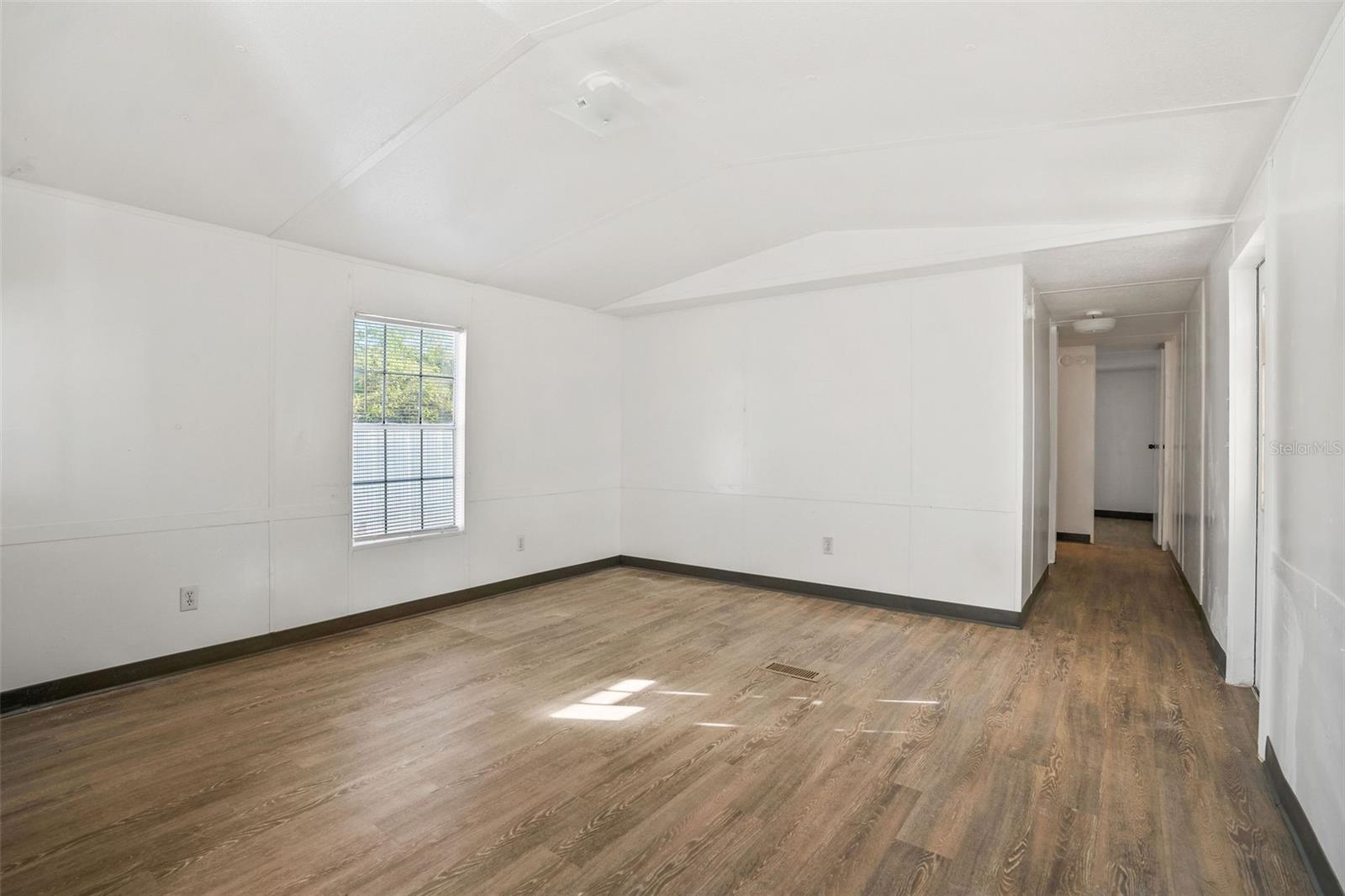 Image 6 of 20 For 9342 Labelle Street