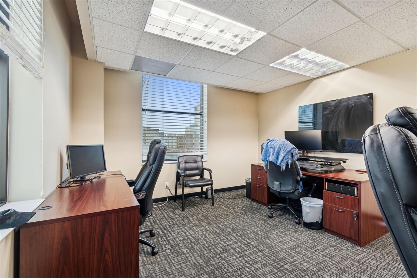 Image 62 of 100 For 707 Franklin Street 6