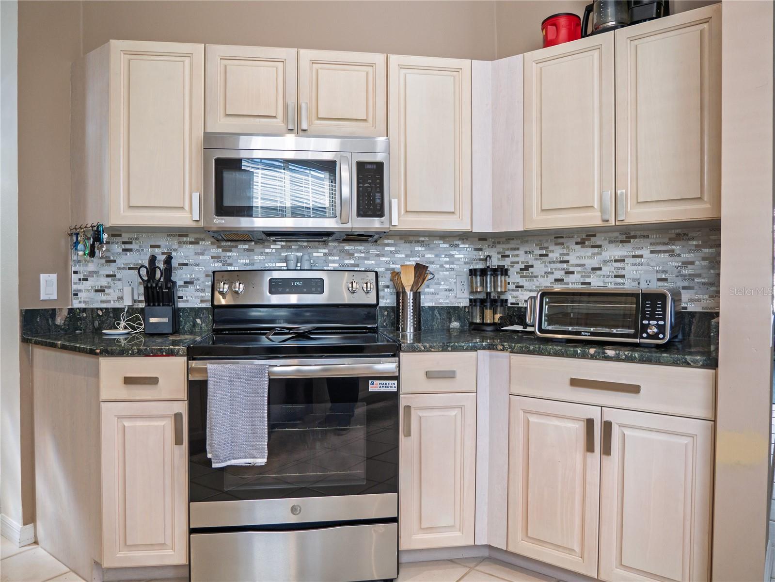 Image 16 of 48 For 4054 Caddie Drive E