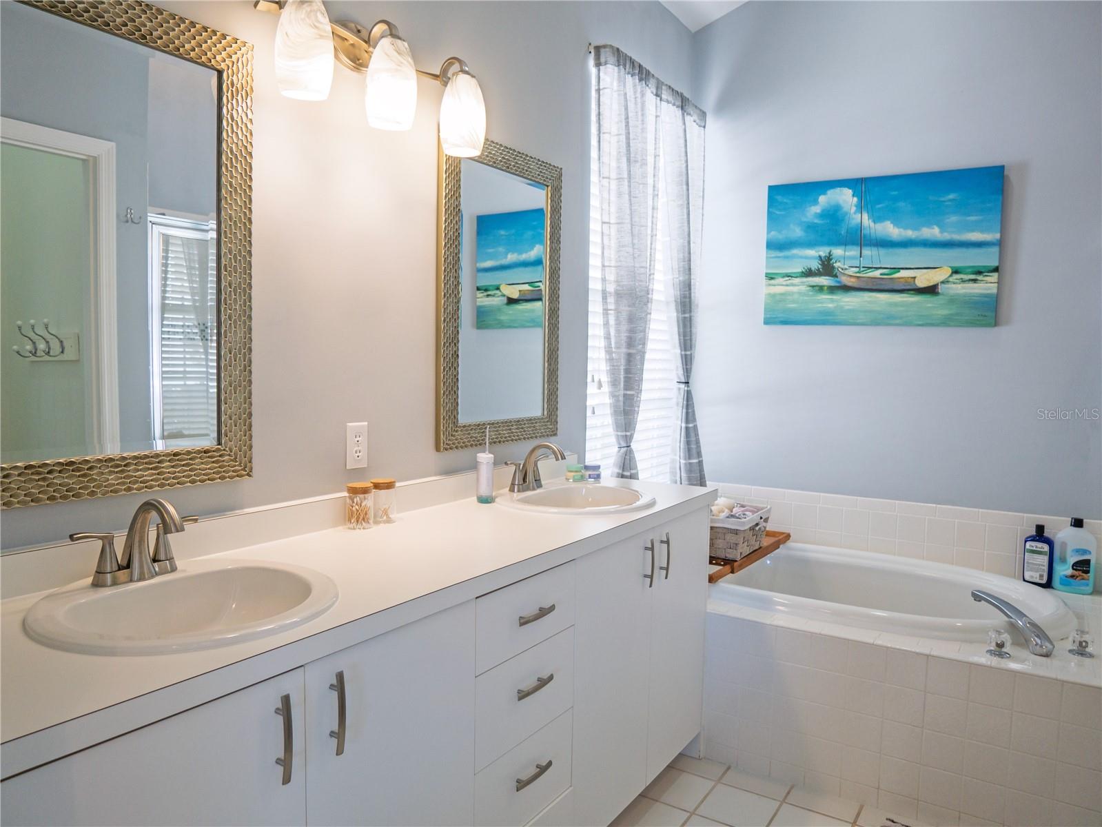 Image 23 of 48 For 4054 Caddie Drive E