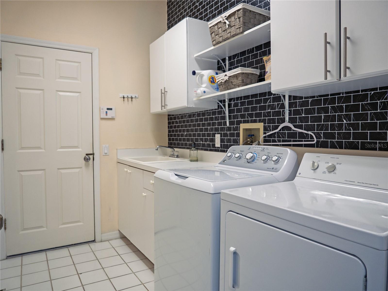 Image 29 of 48 For 4054 Caddie Drive E