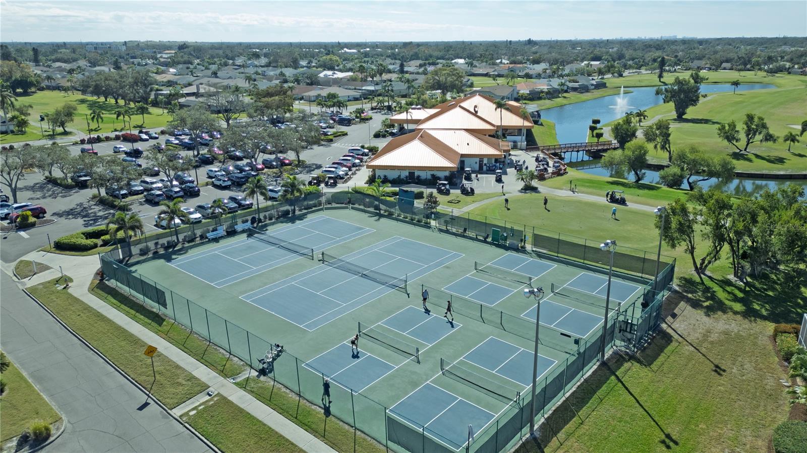 Image 35 of 48 For 4054 Caddie Drive E