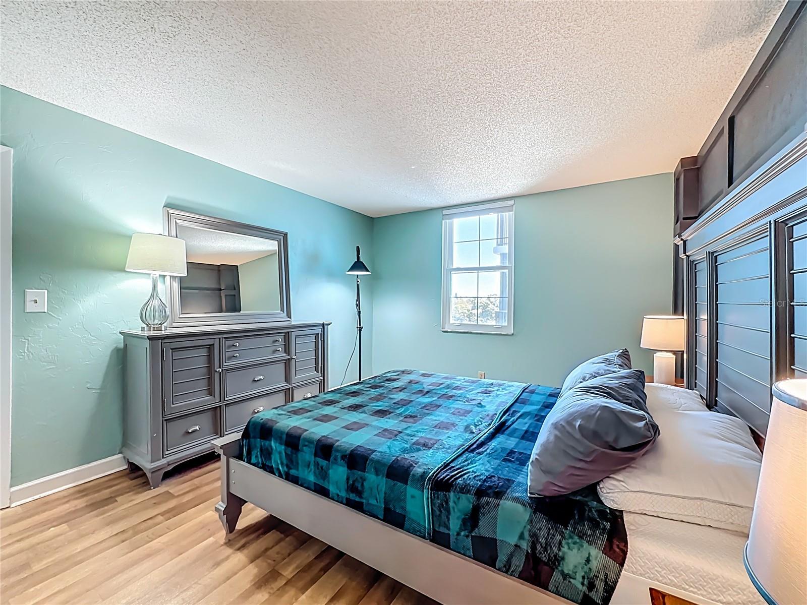 Image 22 of 43 For 2901 26th Street W Apt 511