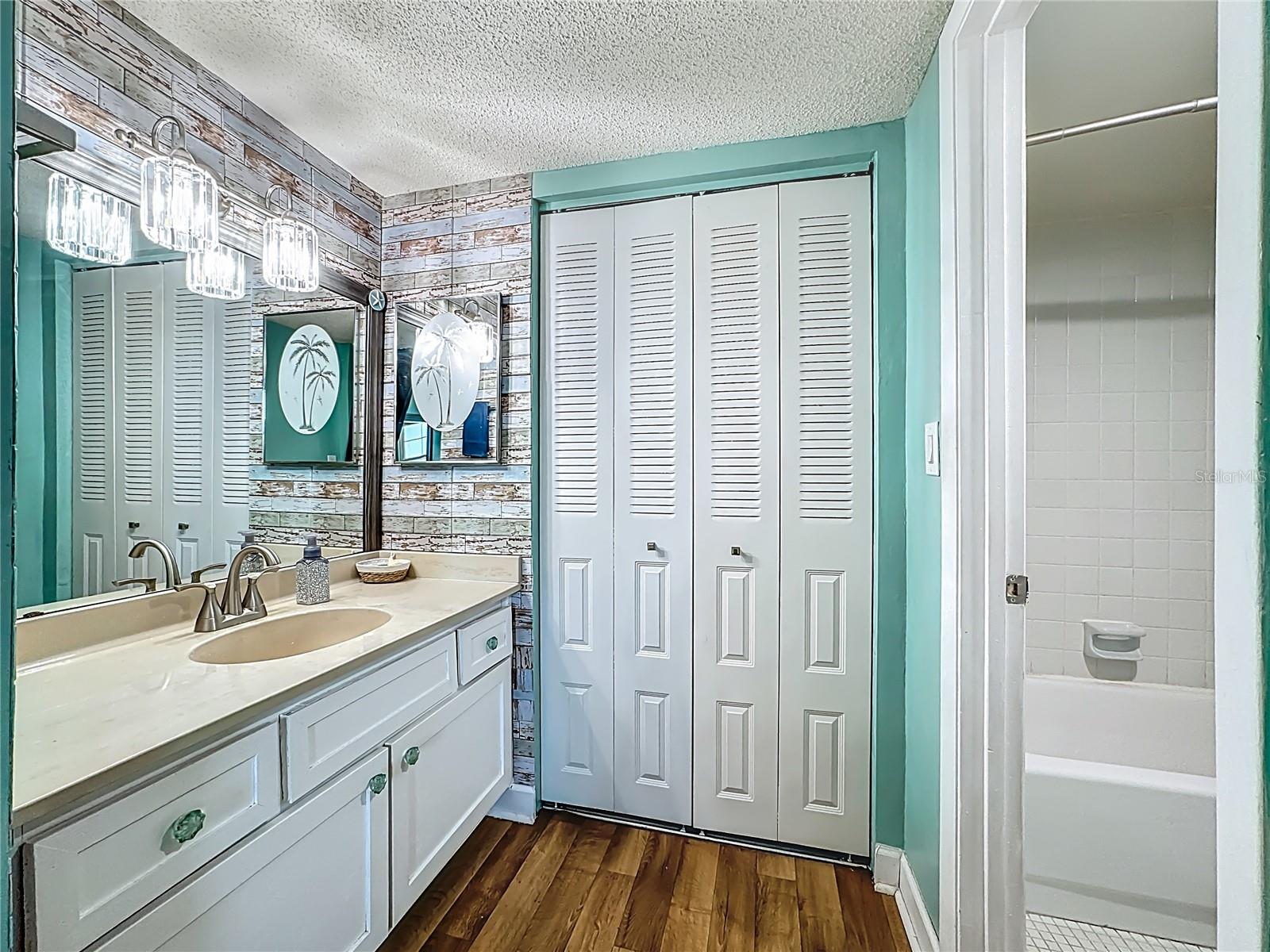 Image 27 of 43 For 2901 26th Street W Apt 511