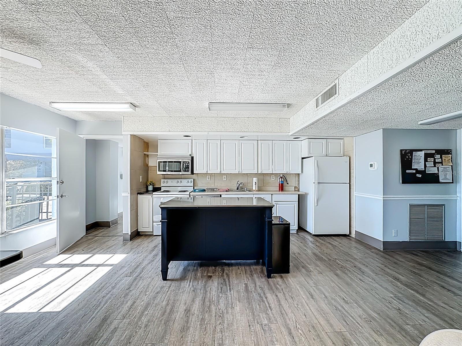 Image 36 of 43 For 2901 26th Street W Apt 511