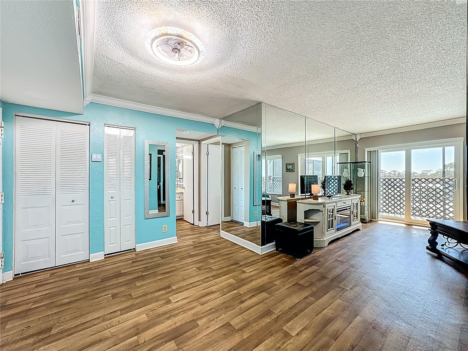 Image 6 of 43 For 2901 26th Street W Apt 511