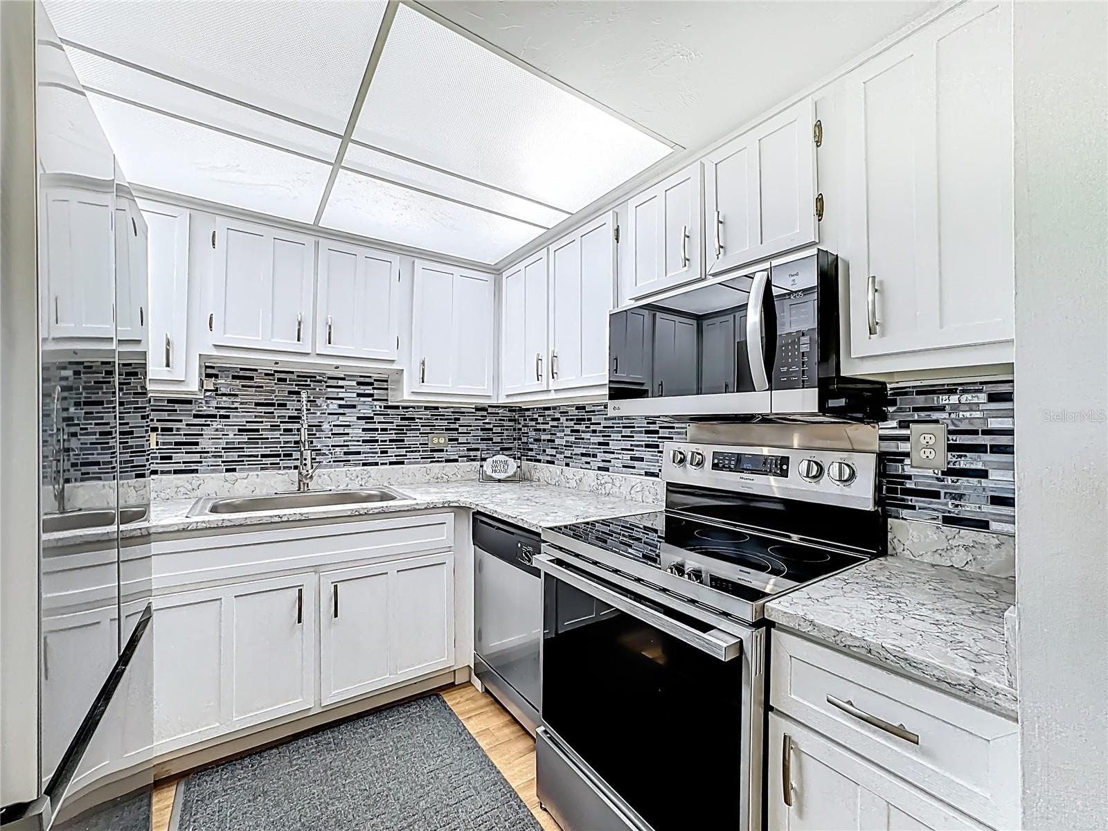 Image 7 of 43 For 2901 26th Street W Apt 511