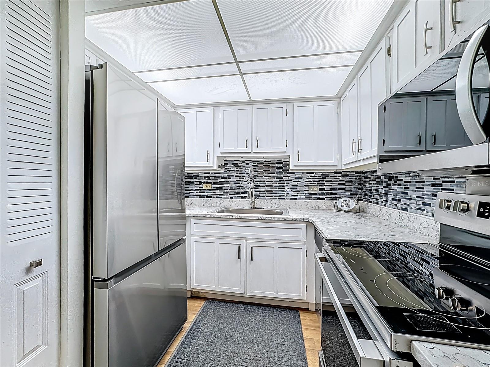 Image 9 of 43 For 2901 26th Street W Apt 511