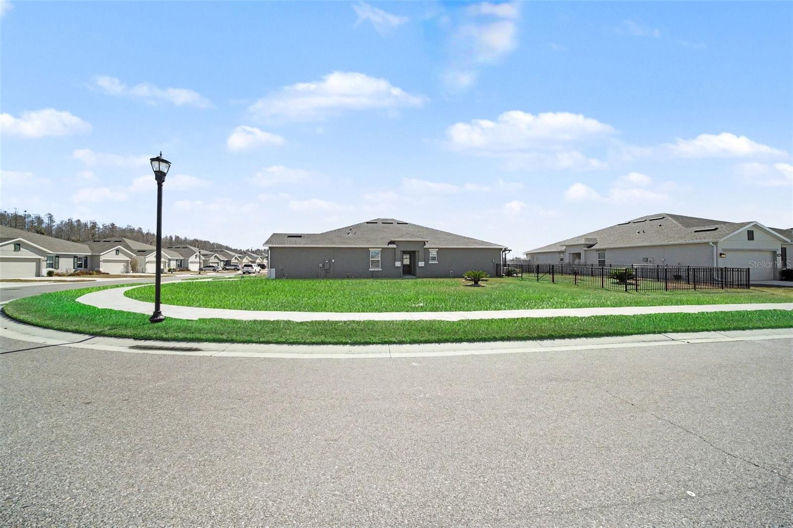 Image 31 of 41 For 18088 Turning Leaf Circle