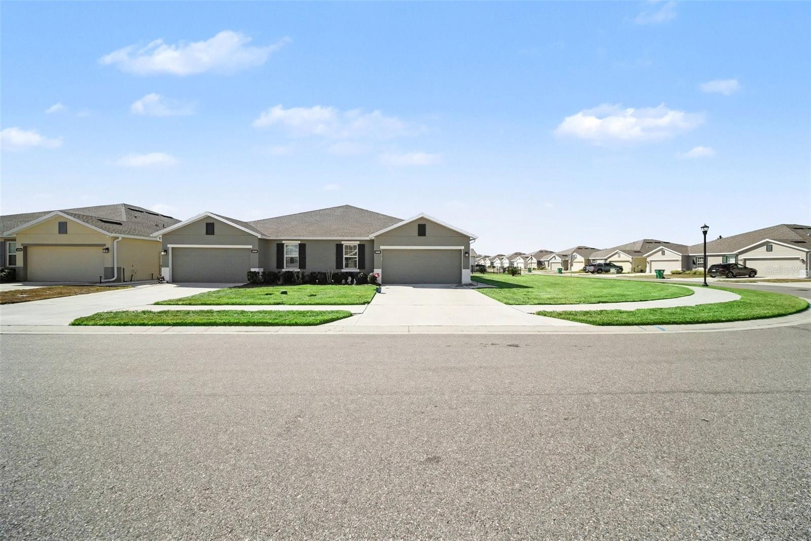 Image 33 of 41 For 18088 Turning Leaf Circle