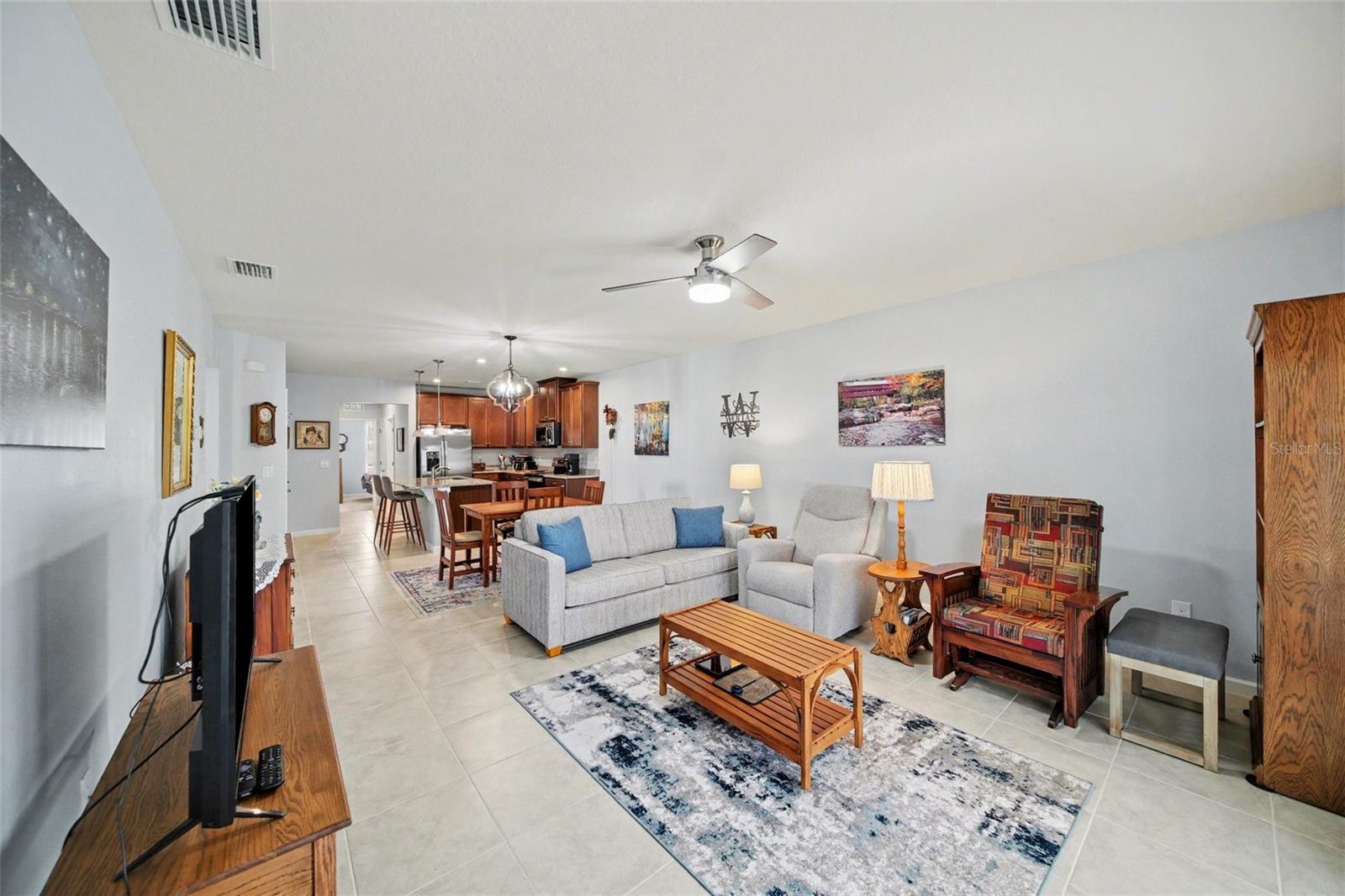 Image 7 of 41 For 18088 Turning Leaf Circle