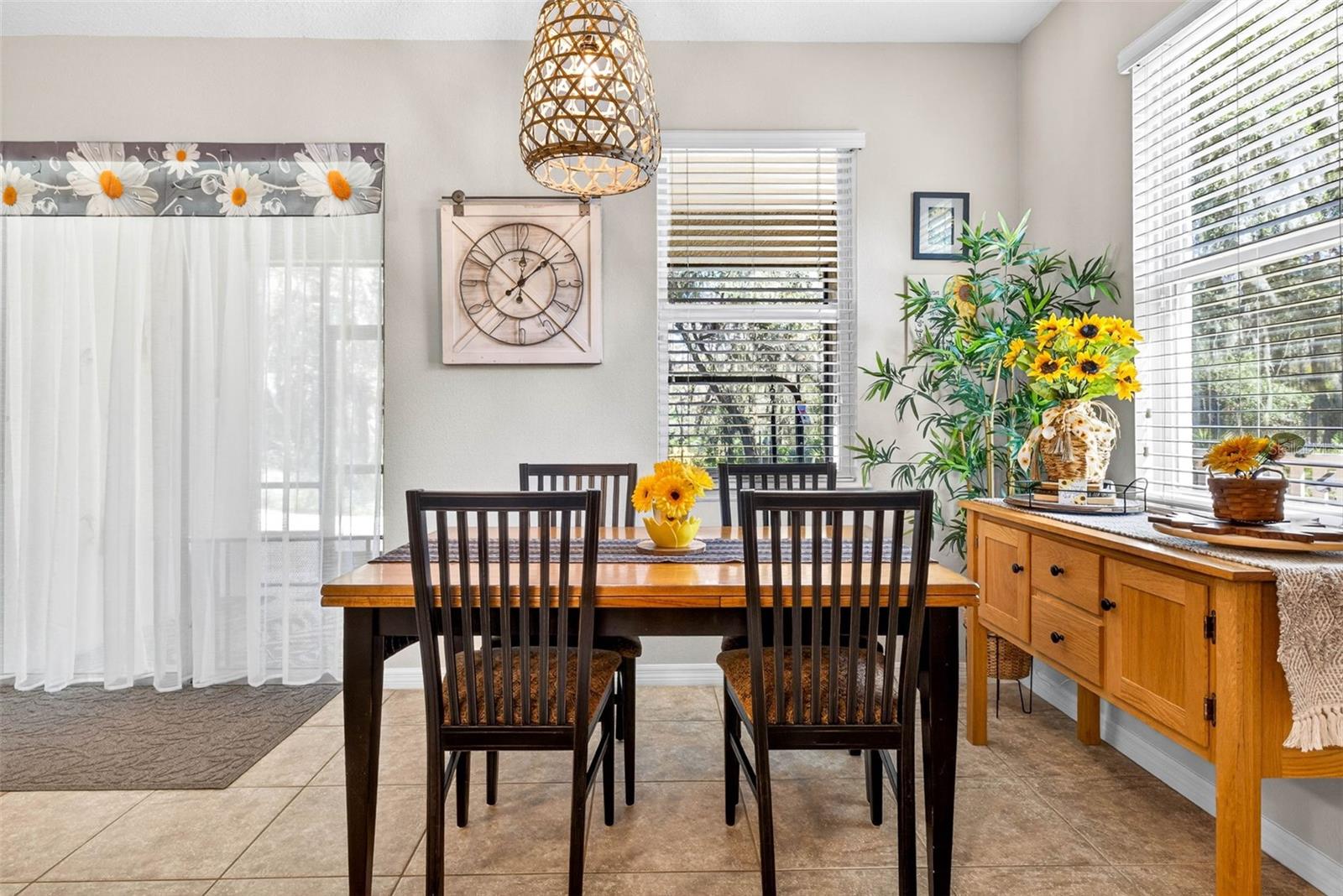 Image 14 of 36 For 808 Bronze Bush Court