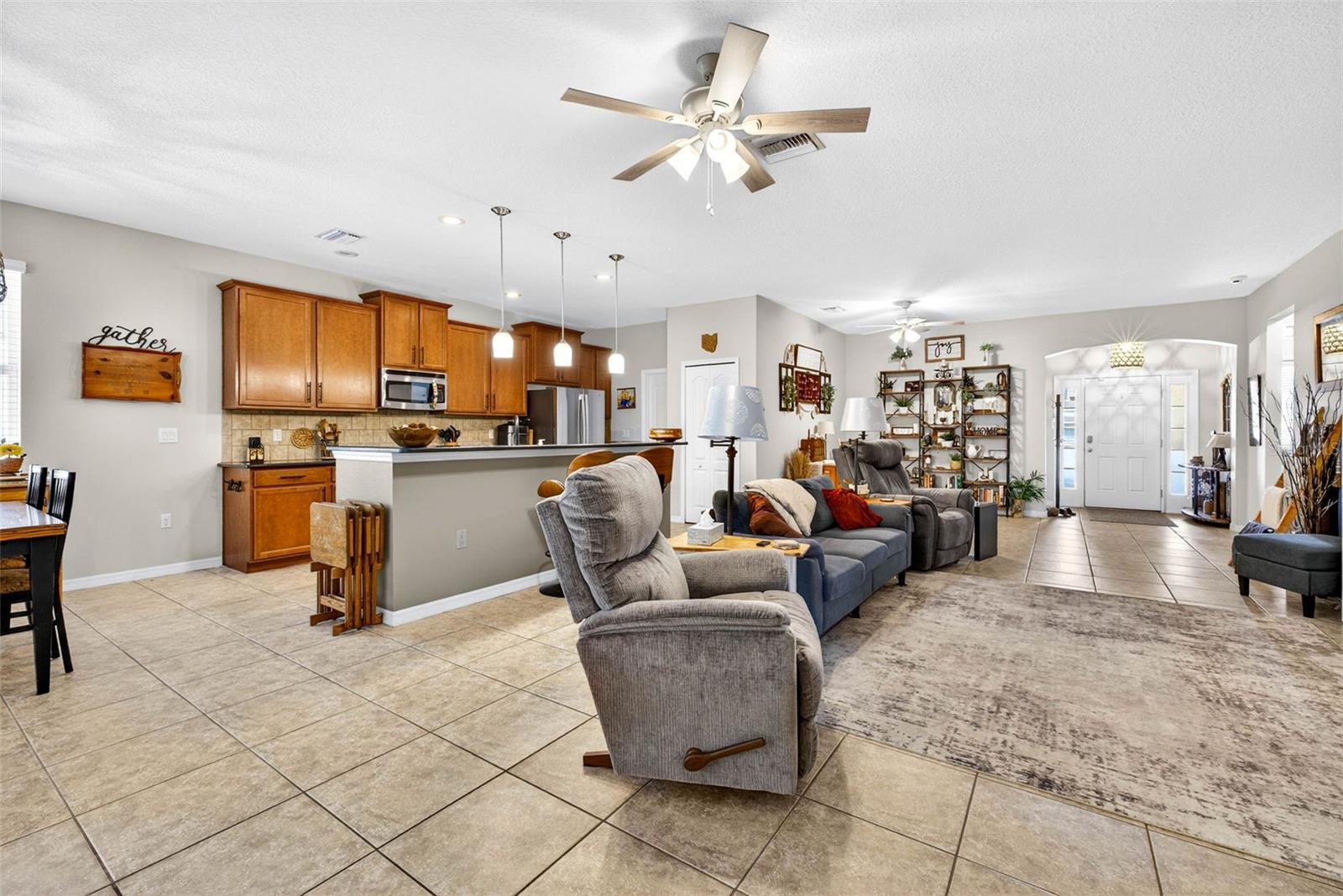 Image 15 of 36 For 808 Bronze Bush Court