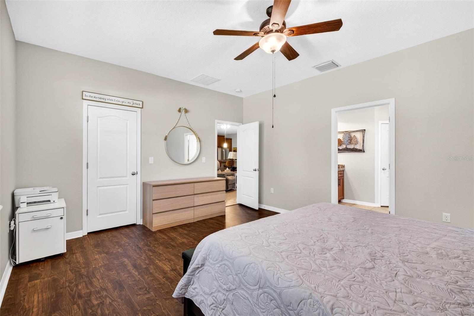 Image 23 of 36 For 808 Bronze Bush Court