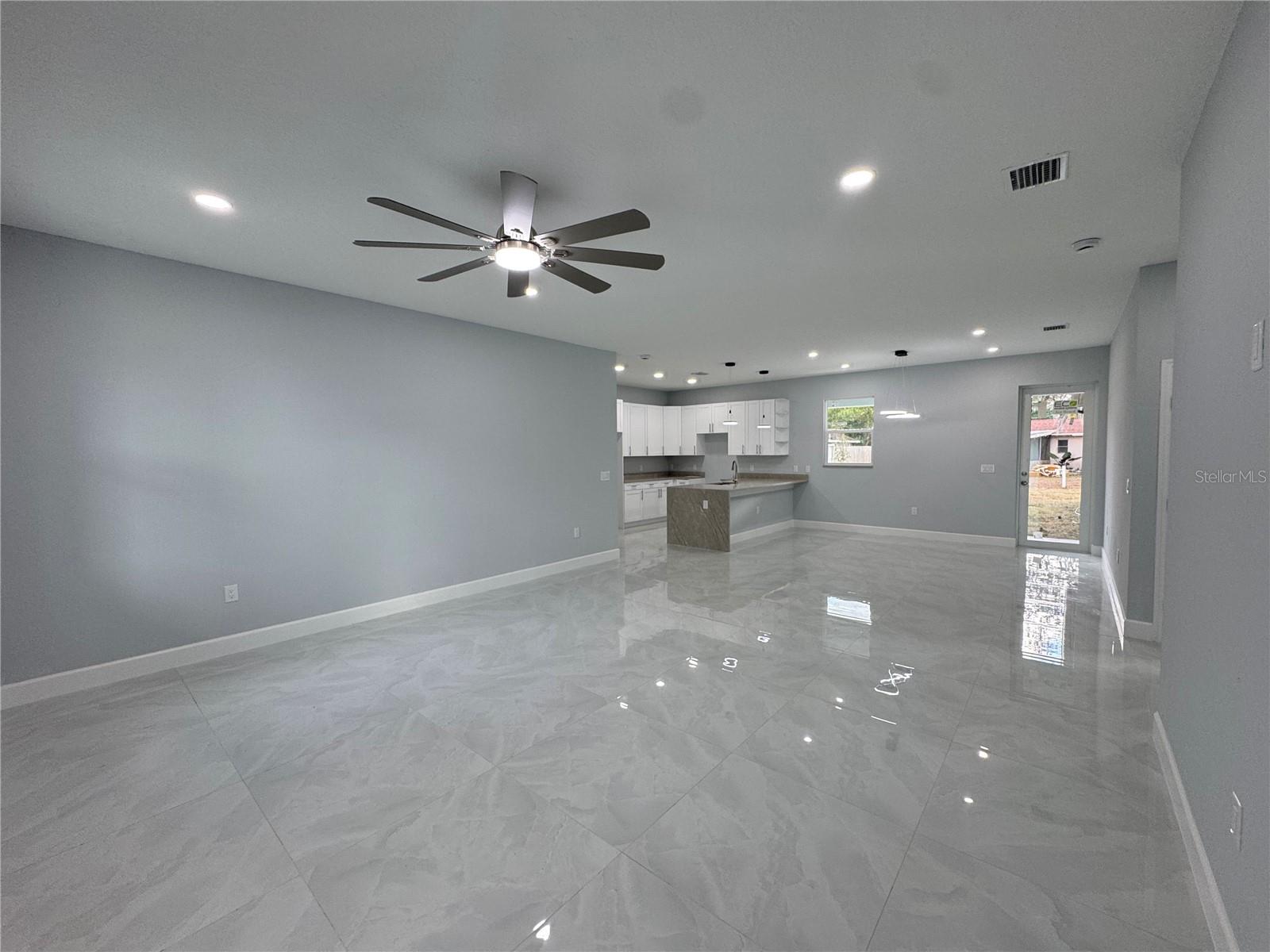 Image 4 of 21 For 6018 Newmark Street