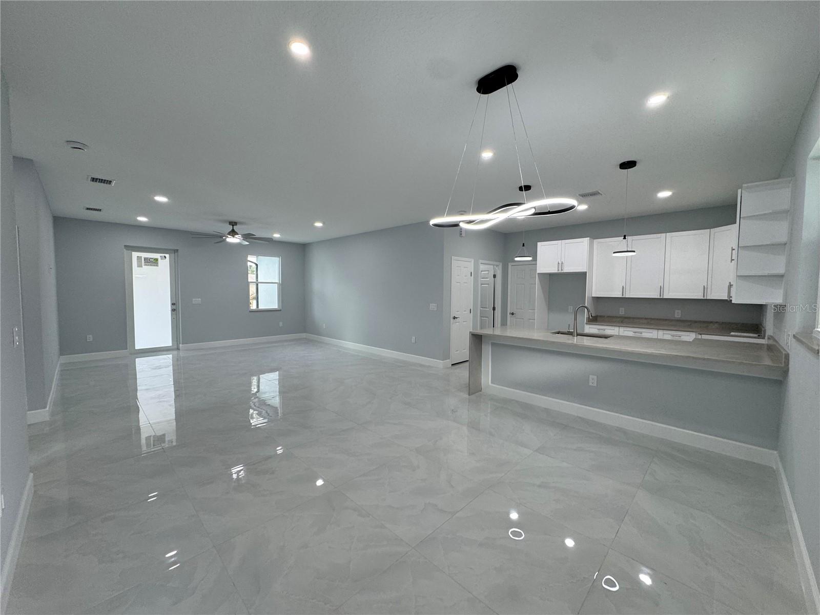 Image 5 of 21 For 6018 Newmark Street