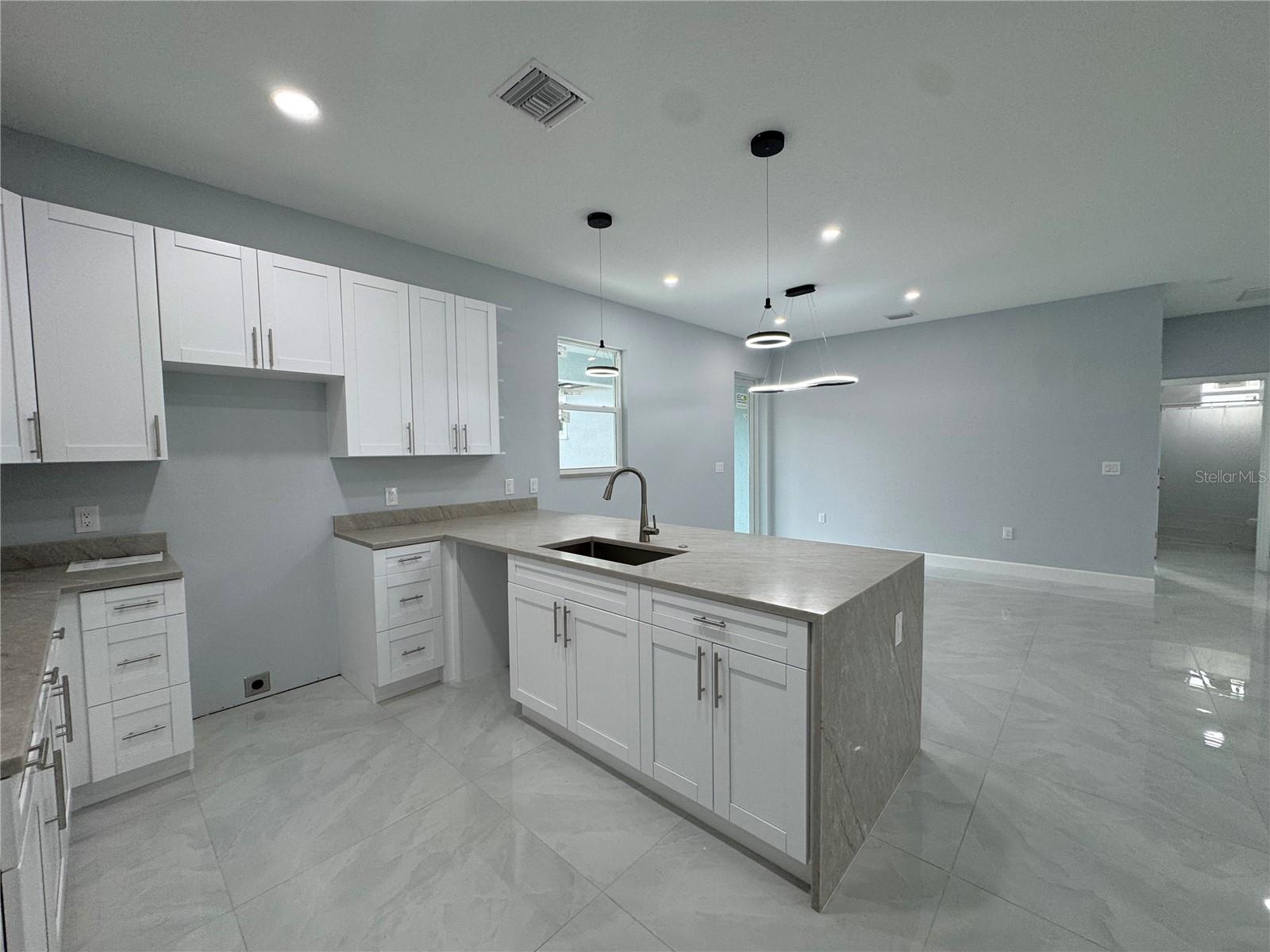 Image 7 of 21 For 6018 Newmark Street