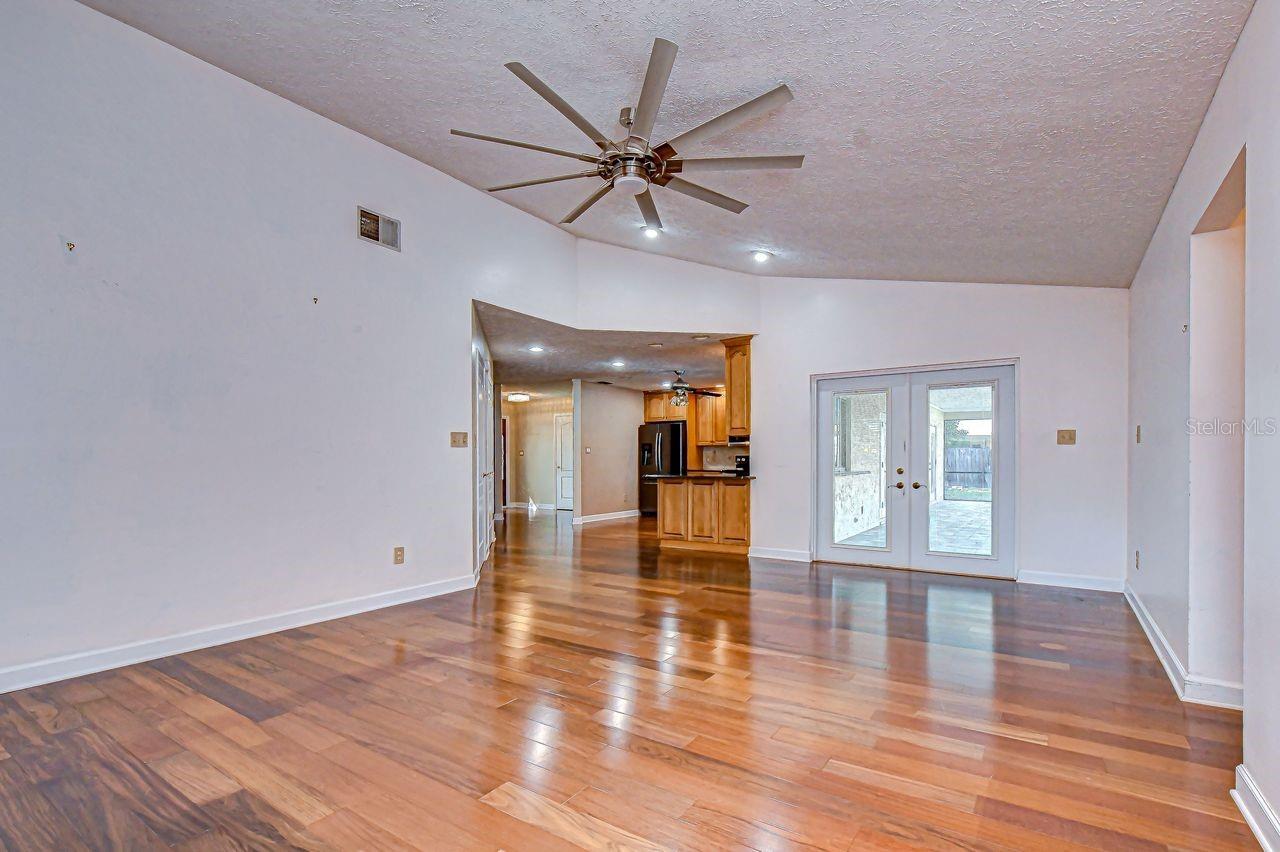 Image 35 of 59 For 610 Chancellar Drive