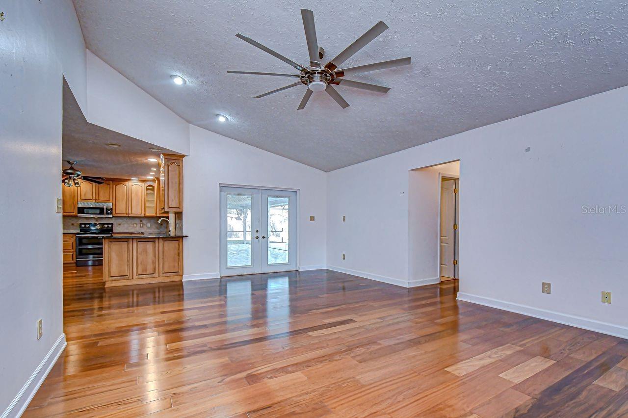 Image 36 of 59 For 610 Chancellar Drive