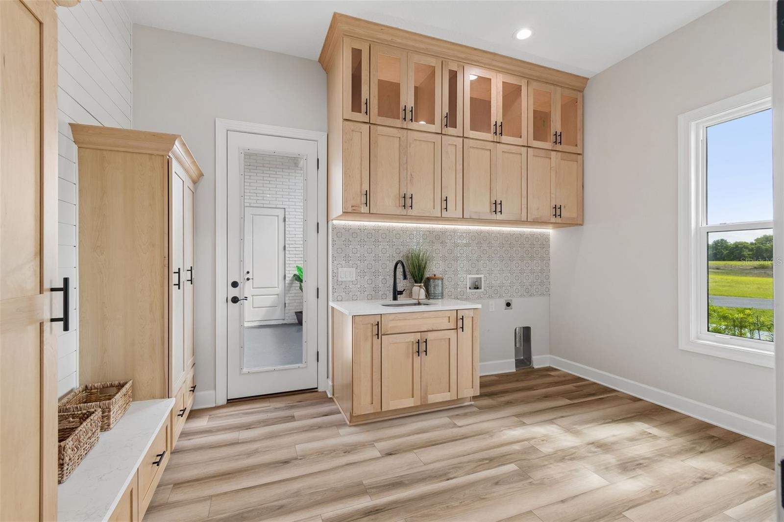 Image 26 of 88 For 13711 Lussier Lane