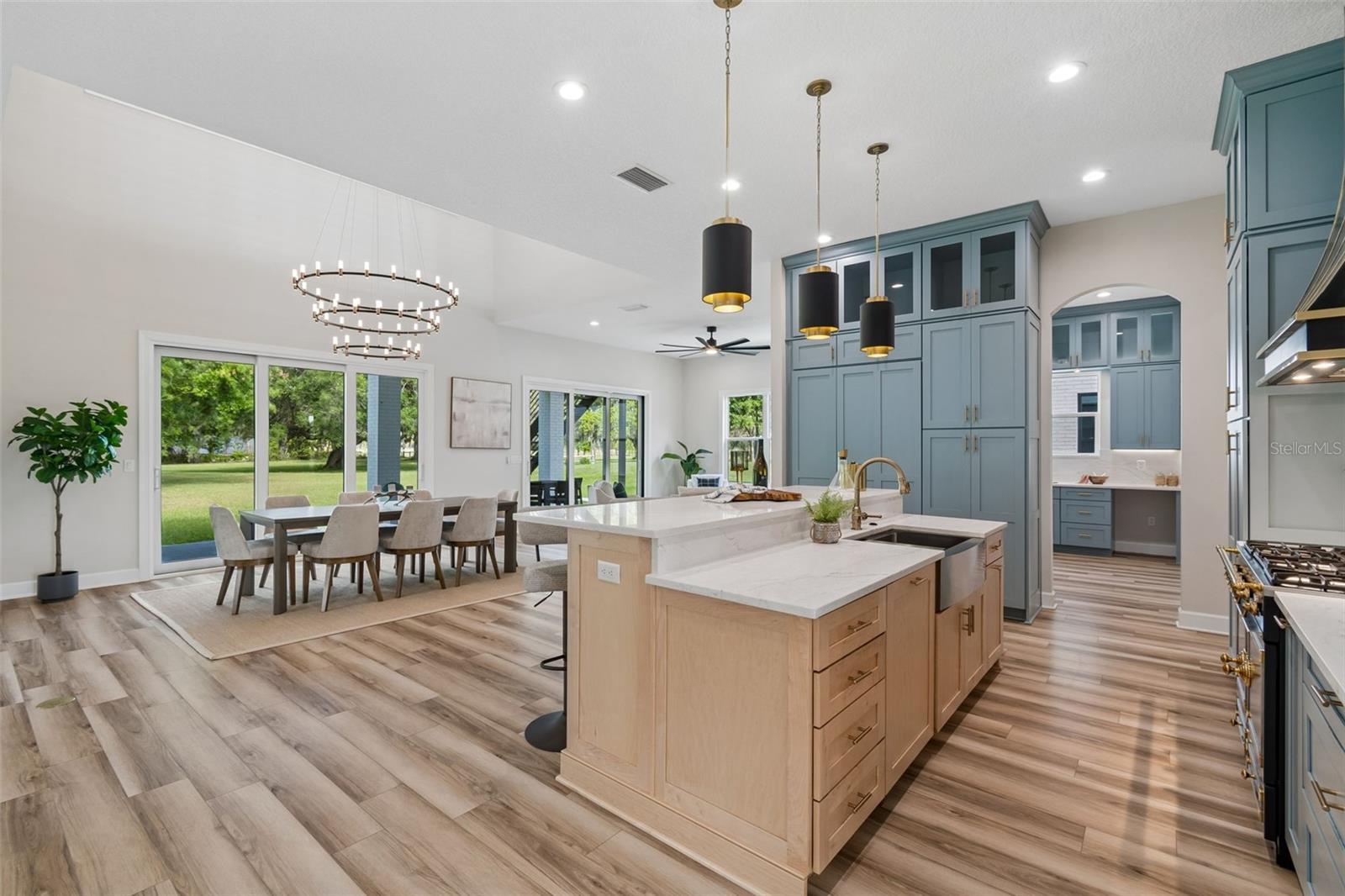 Image 5 of 88 For 13711 Lussier Lane