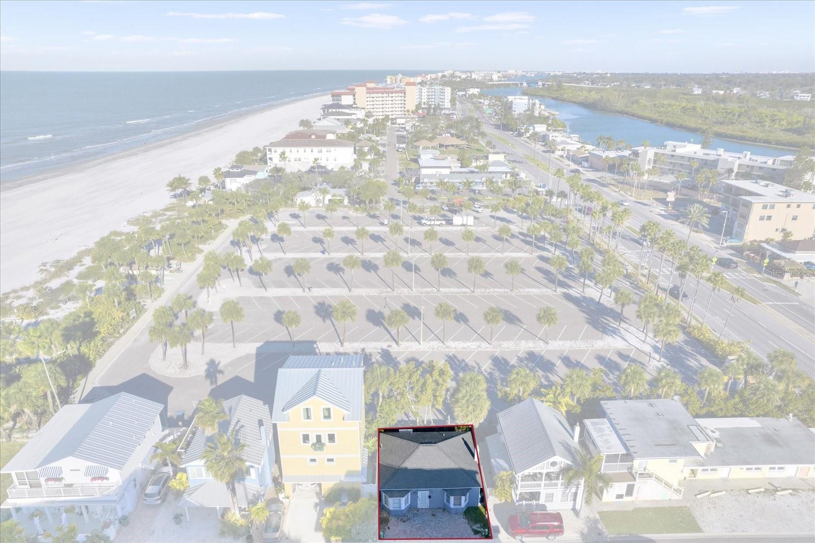 Listing photo id 9 for 39 181st Avenue W