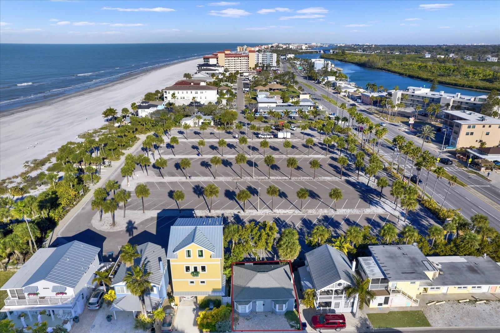 Listing photo id 10 for 39 181st Avenue W