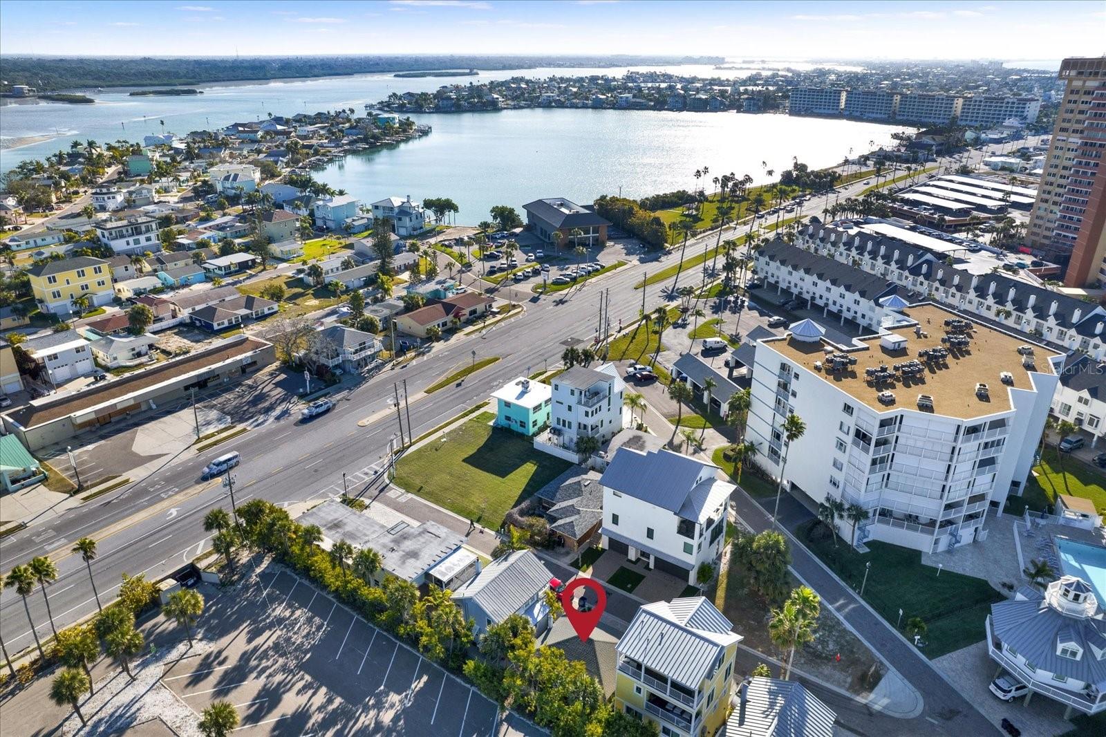 Listing photo id 11 for 39 181st Avenue W