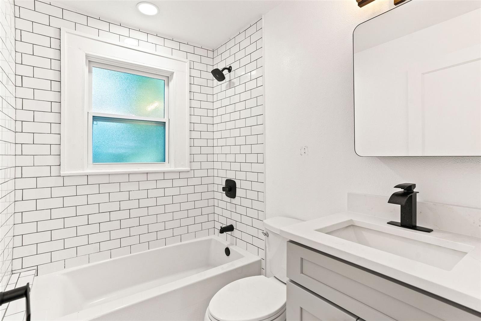 Image 6 of 16 For 1153 34th Avenue N 8